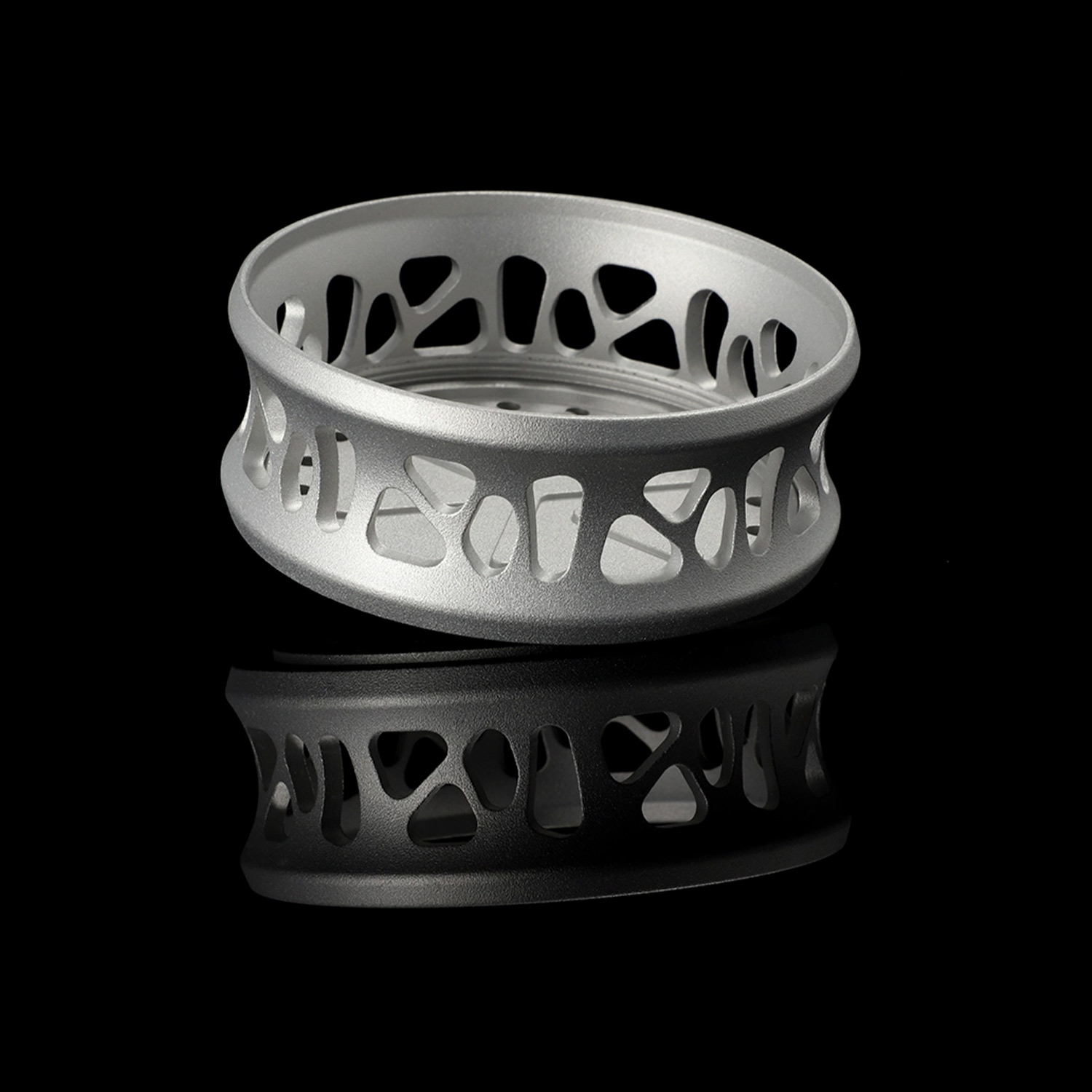 Smokezilla x Sheeshaya - Obsidius Pro HMD Silber 3 Smokezilla x Sheeshaya - Obsidius Pro HMD Silber